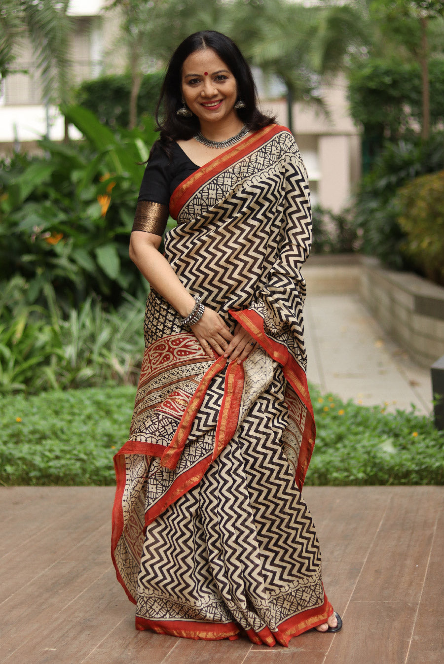 Syahi (SAREE)