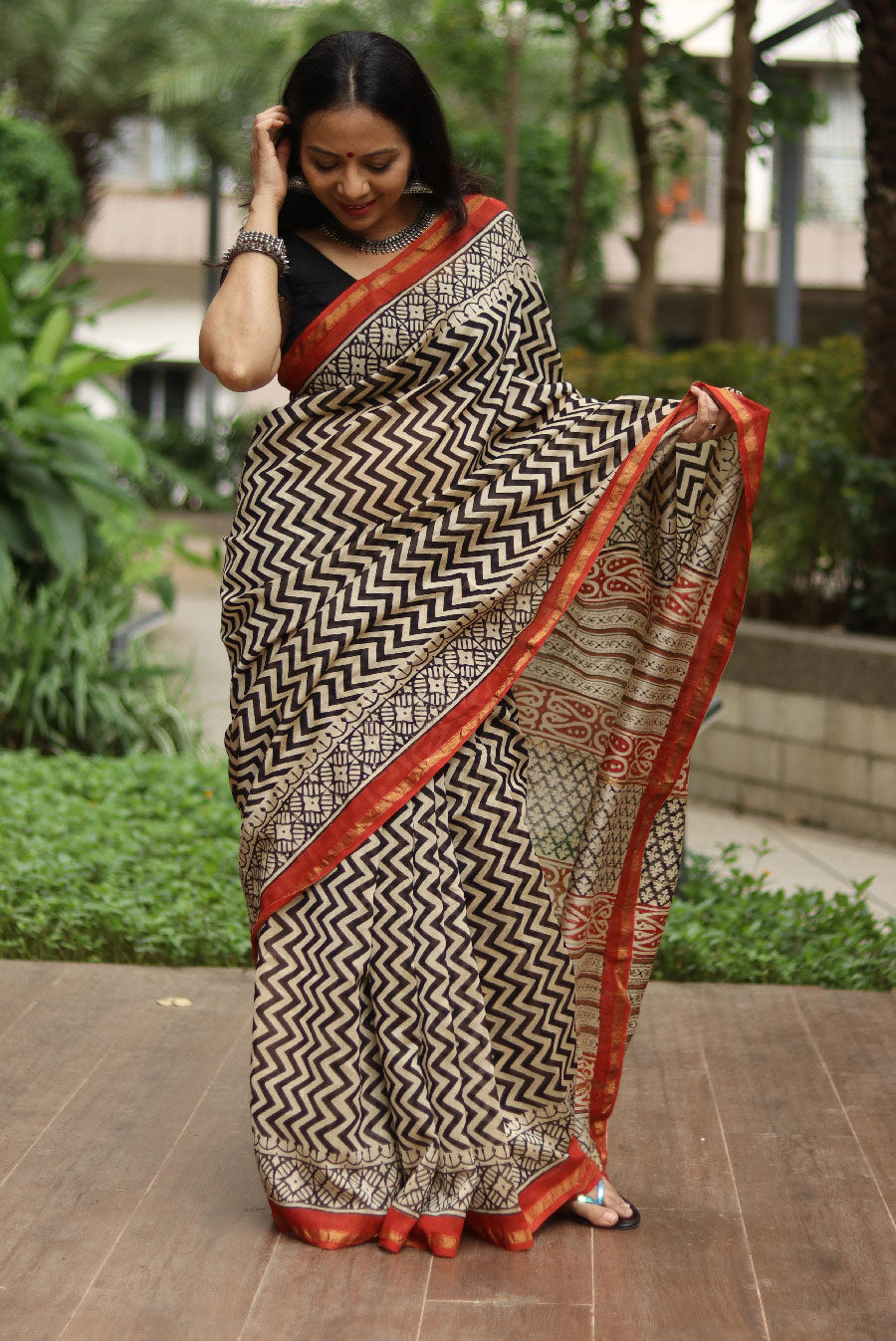 Syahi (SAREE)