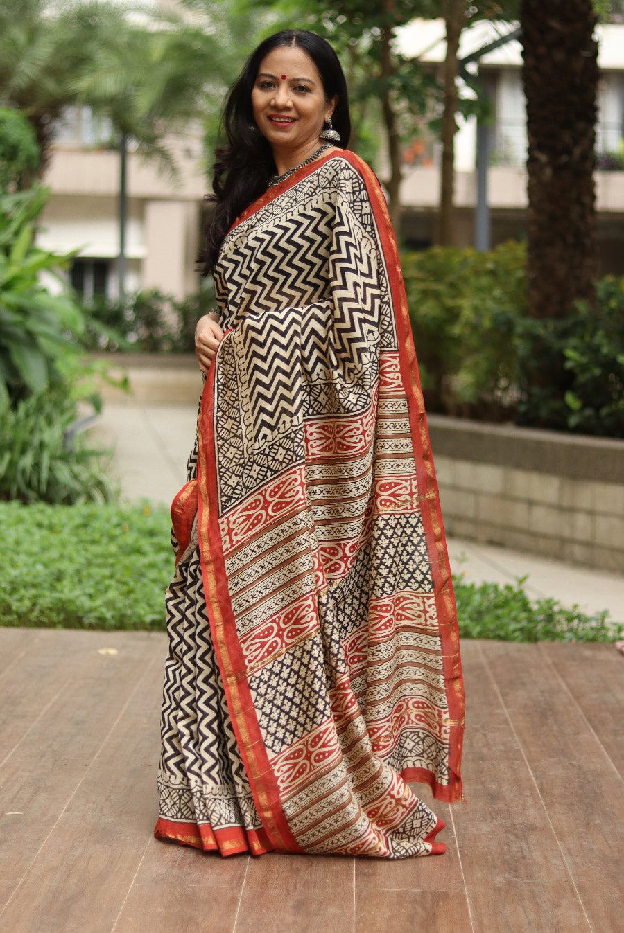 Syahi (SAREE)