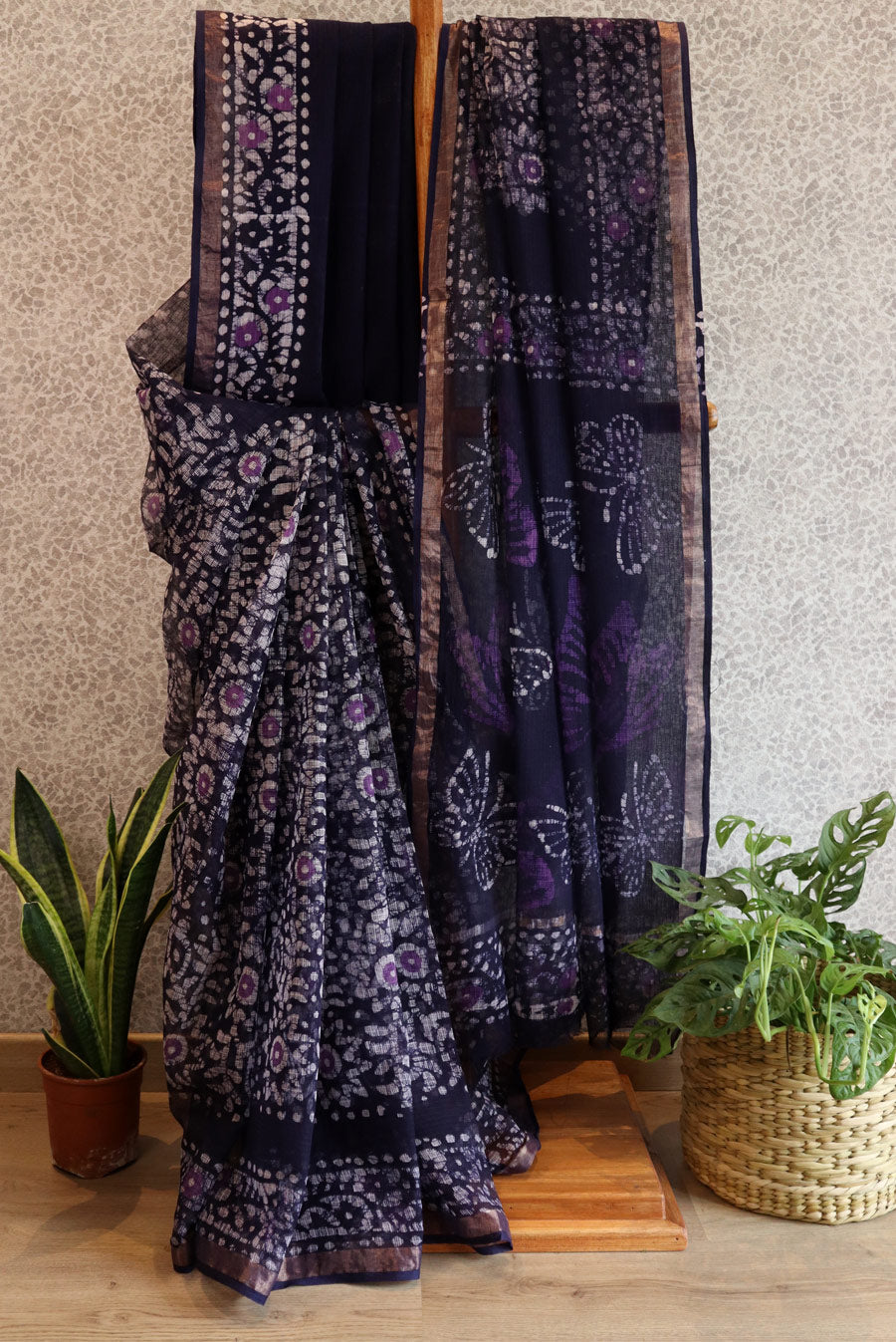 Neesha (SAREE)