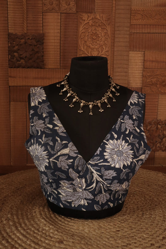 African Jungle (V NECK BLOUSE)