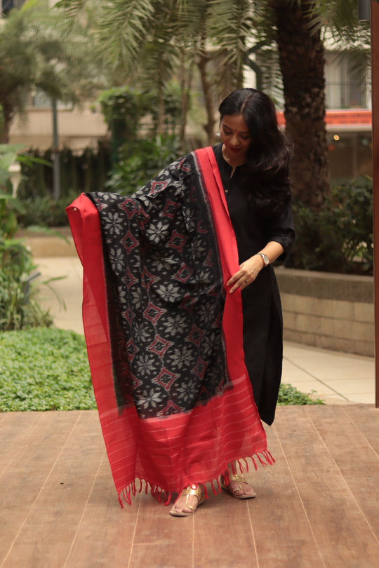 Black Floral Chunri (Dupatta)
